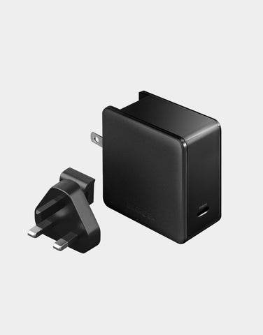 US and UK compatibility travel adapter with 1 USB-C port